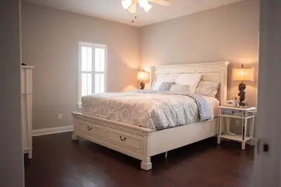 Image de located in the downtown Lake Charles! ! ! 5 min drive to the civic center