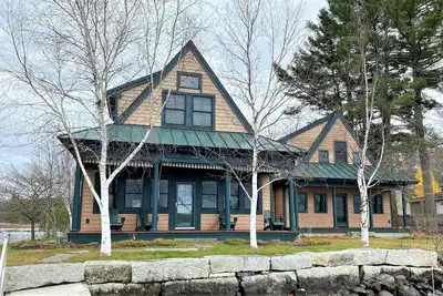 Find Your Bliss at this Private and Captivating Lakeside Retreat