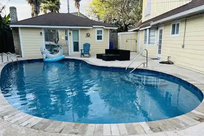 Image de Welcome to the Sunshine Shack in Corpus Christi!