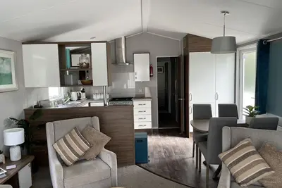 Image de 6 Berth Comfy Homely Caravan, Dog Friendly