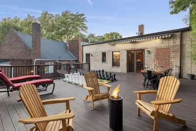 Image de Over 4500 sqft of Luxury living [Billiards table, Arcade room, 5 Br & 4 Ba]