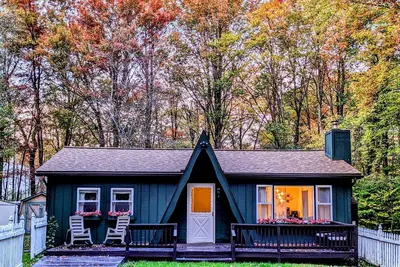 Image de Cozy A-frame cottage, Pocono Mountains, Fireplace, Pet Friendly