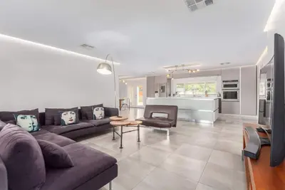 Image de Beautiful modernly renovated 4 Br 3 Bath in Scottsdale, Az