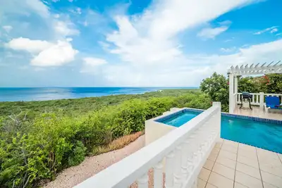 Image de Peaceful 3 Bedroom Villa W\/ Private Pool &Seaview- Nearby beaches - Coral Estate