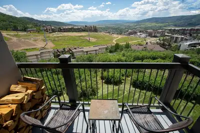 Image de Remodeled - Balcony, Wood Burning Fireplace, Pool, Hot Tub