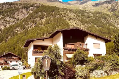 Image de Belle maison avec balcon et local à skis