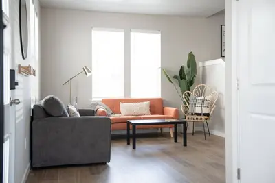 Image de Cute 3 br/2. 5 ba Newly-Built Townhome w/ Amenities