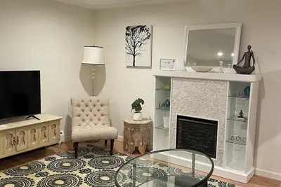 Image de Freshly remodeled Mcm quiet oasis near parks, restaurants & shopping