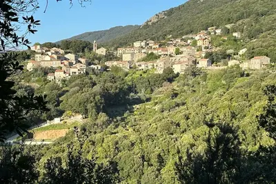 Image de Appartement en Corse du sud, dans un village de moyenne montagne 500m.