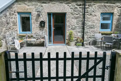Image de Ysgubor Wennol (Swallow Barn) -  a cosy fire that sleeps 4 guests  in 2 bedrooms