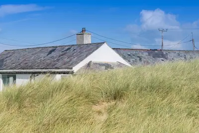 Image de Borth Bach - an on the beach that sleeps 4 guests in 2 bedrooms