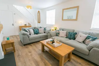 Image de 45 Bryn Lane - a sea view that sleeps 8 guests in 4 bedrooms