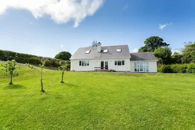Image de Pant yr Afallen -  a coastal that sleeps 10 guests  in 4 bedrooms