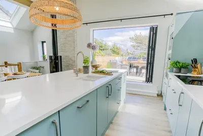 Image de Brig y Don - a sea view that sleeps 8 guests in 4 bedrooms