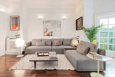 Image de The Family Getaway - by Out of Office Lifestyle