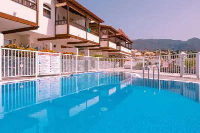 Image de HomeForGuest Appartement Avec Piscine A 50m De La Mer A La Caleta