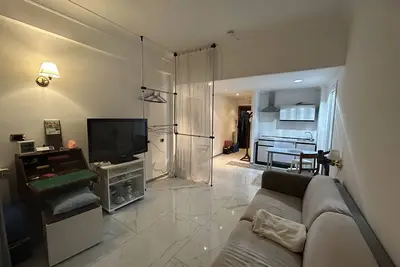 Image de Large Room with private bathroom and balcony on the green