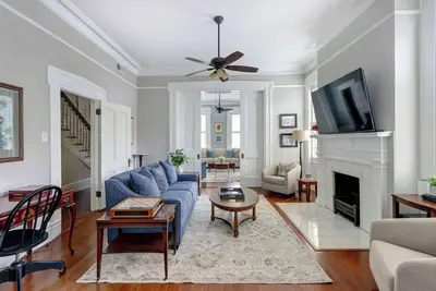 Image de The Harcourt Manor - Luxurious 1850s Estate