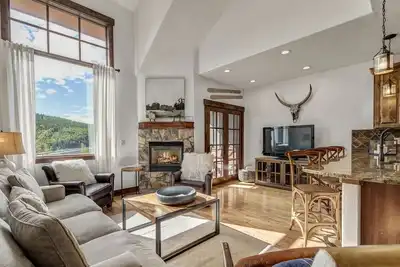 Image de 3 Bedroom Townhome with Private Hot Tub!