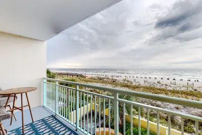 Image de Stunning view @ Pelican Isle includes: Covered Parking, Beach Service Seasonally
