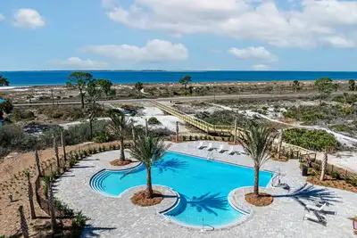 Image de Last Min Deals-Perfect Vacay- GolfCart, White Sandy Beaches-Ocean View Pools 🌴🏖️🐕