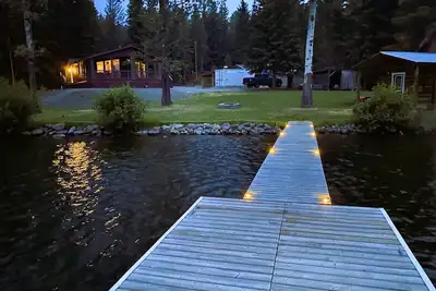 Image de Discover Tranquility: Your Own 1-Acre Oasis on the Lakefront