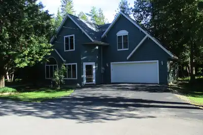 Image de Quiet and secluded yet walking distance to the beach and Ephraim town center!