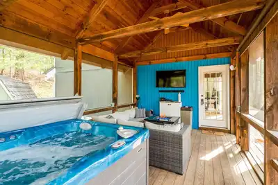 Image de Black Mountain & Asheville Relaxation! Waterfalls, Lakes, Hiking, Biking Trail! \n