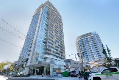 Image de Spacious 1-bedroom+den condo w/ amazing amenities - 90 days minimum