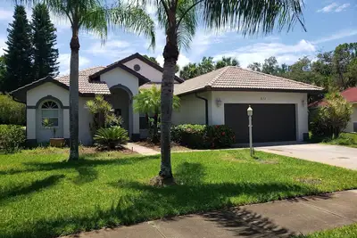 Image de Cheerful 3 bedroom home with pool -- 5 min from beach!