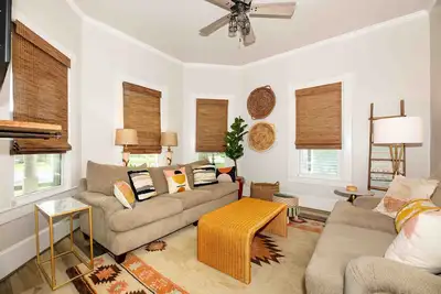 Image de Boho Bungalow In Houston Heights