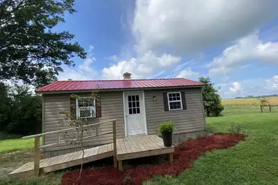 Image de Cozy 12x24’ big charm small house on a quiet grain & cattle farm in the country!