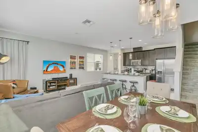 Image de \"Tocoa Bay\" - Epic 4bd\/3. 5ba Townhome near Disney