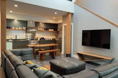Image de Petaluma Warehouse Loft Collection Unit E