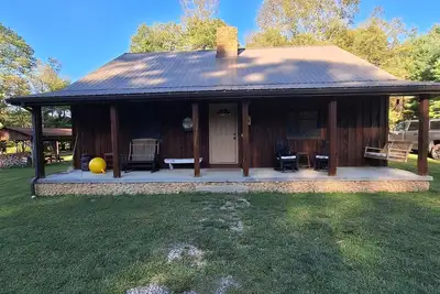 Image de Charming Private Cabin that is cozy and quiet. Sleeps 7 with two bathrooms.