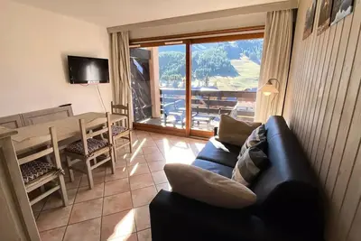 Image de Ausgezeichnete Wohnung auf den Höhen mit überdachter Garage! Schöne Aussicht.