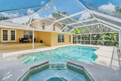 Image de Spacious 2 Story - Pool - Game Room - Tampa