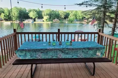 Image de Cozy LakeFront Cottage on All-Sports Lake George