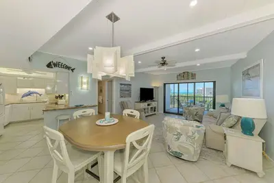 Image de 2 Bedroom Penthouse  at Harbor Towers Yacht & Racquet Club