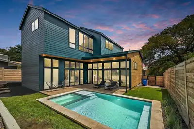 Image de Ut Football Fave - Pool, Hot Tub, Tulum Inspired!