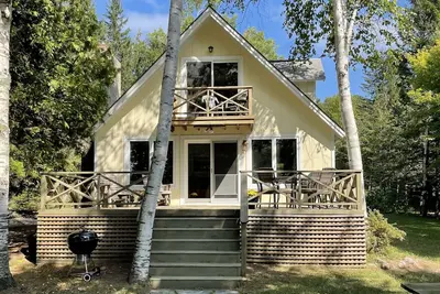 Image de Fall 2025 open, stunning, cozy, sunset waterfront on N Lake Leelanau.