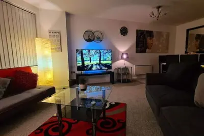 Image de Cosy 2-Bedroom Apt + Wi-Fi + Free Parking
