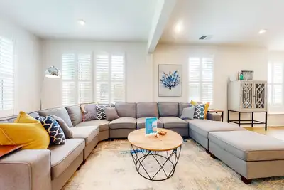 Image de Bayside Resort family home w/ central Ac and access to pools & tennis
