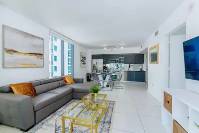 Mb-2408 · Exclusive, Amazing, Bright and Spacious @ Brickell
