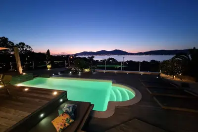 Image de Villa d'Exception avec Vue Panoramique sur le Golfe d'Ajaccio, plage à pied!