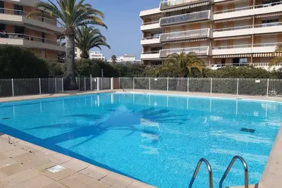 Appartement 2 pièces à Fréjus avec piscine, parking et à 300m des commerces