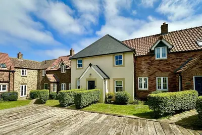 Image de Stunning Coastal Cottage - Sleeping 8 in 4 Bedrooms - Pool and Beach Access Included.