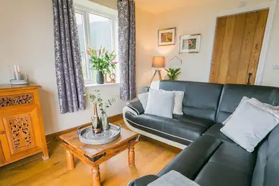 Image de Y Beudy - a sea view that sleeps 2 guests in 1 bedroom
