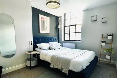 Image de Wessex House - Town Centre - 5 min walk from Beach