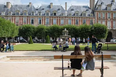 Image de MARCHÉ D'Aligre Haussmann’Bourgeois Between Le Marais & Bastille